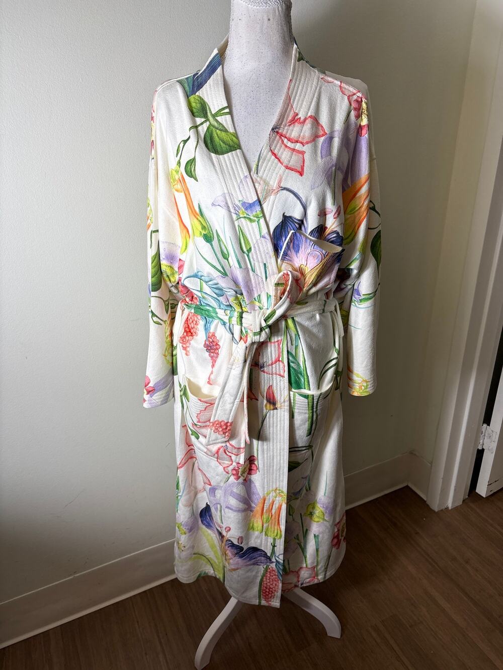 Wrap Up by VP Soft Floral Tery Cloth Robe Sz OS